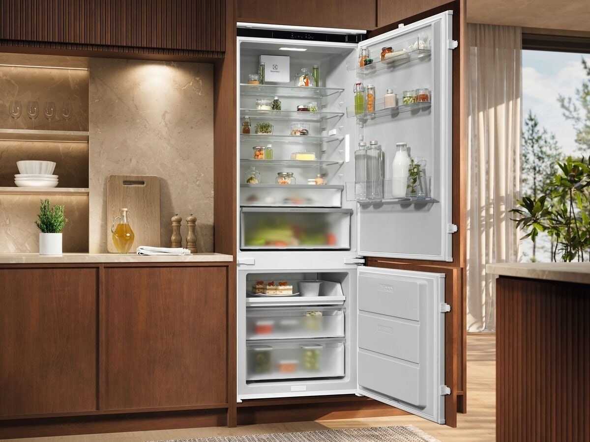 Lednice vestavná s mrazákem Electrolux ENG8TD75S