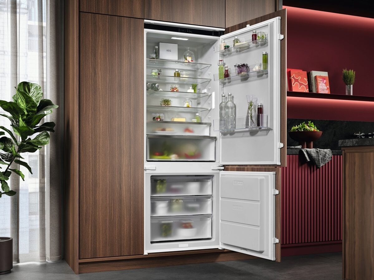 Lednice vestavná s mrazákem AEG NSC8T751DS